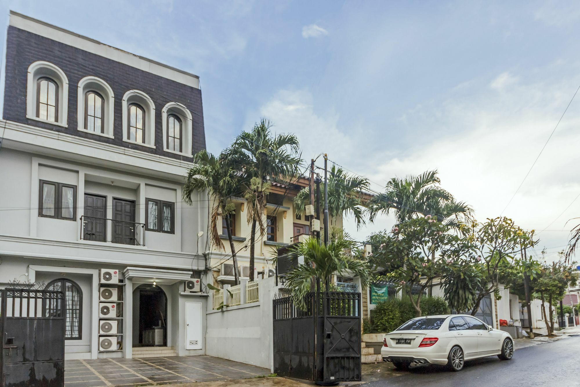 Oyo 105 La Maison D Ilona Jakarta Eksteriør bilde
